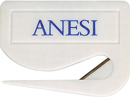 Anesi (Безопасный нож для разрезания пленки при снятии обертывания)